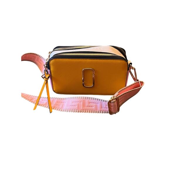 The Marc Jacobs Snapshot Camera crossbody Bag (Dupe)** - Picture 1 of 5